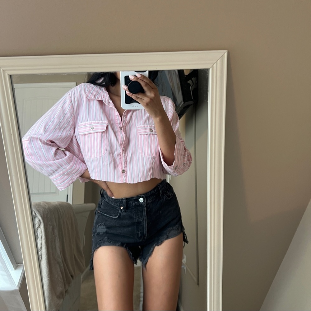 Cropped button up - Picture 2 of 3